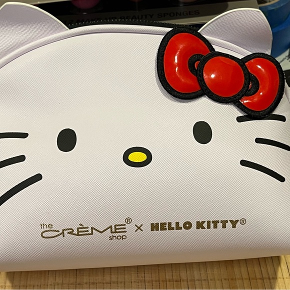 Hello Kitty - The Crème shop makeup bag - Picture 2 of 5